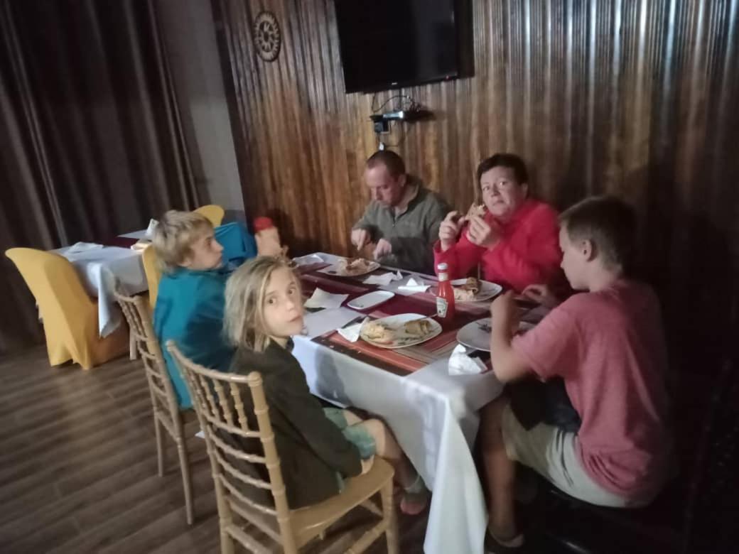 Riverside Resort Hotel Kabale מראה חיצוני תמונה