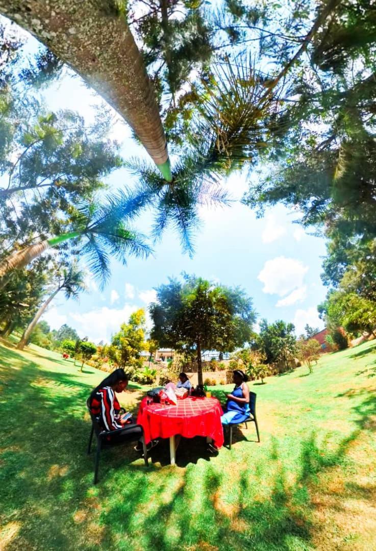 Riverside Resort Hotel Kabale מראה חיצוני תמונה