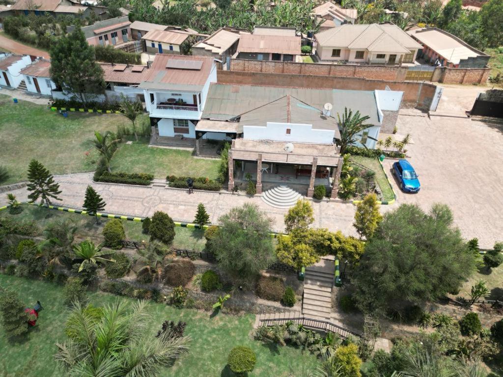 Riverside Resort Hotel Kabale מראה חיצוני תמונה