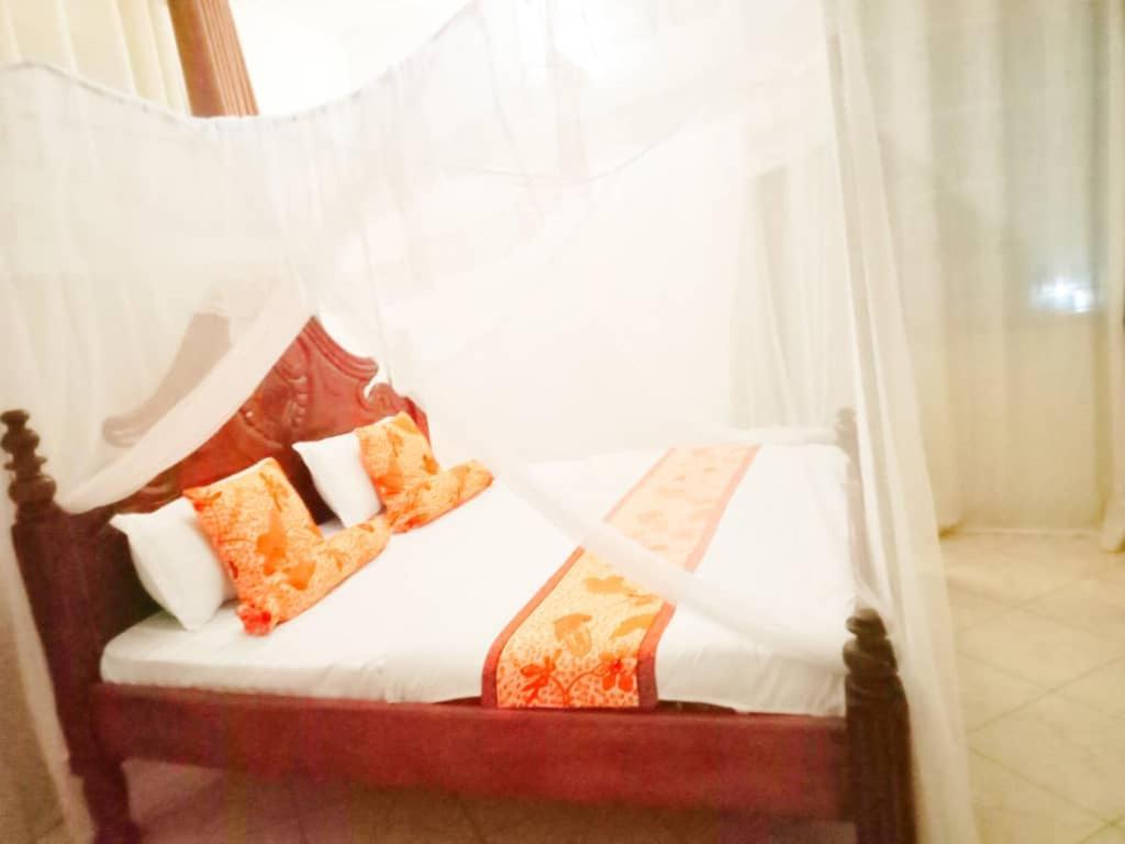 Riverside Resort Hotel Kabale מראה חיצוני תמונה