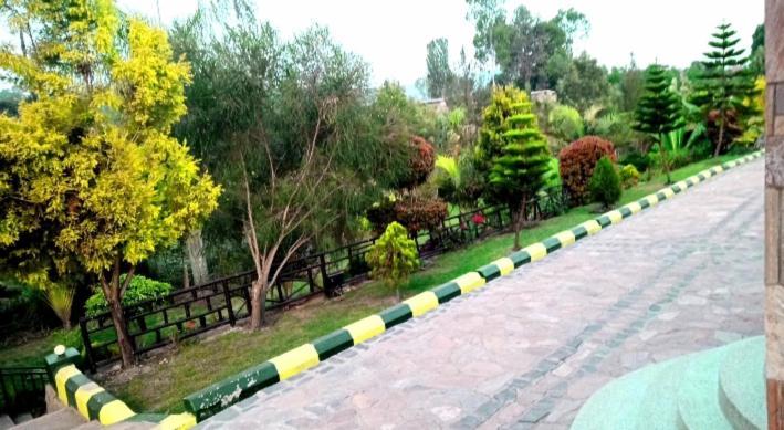 Riverside Resort Hotel Kabale מראה חיצוני תמונה