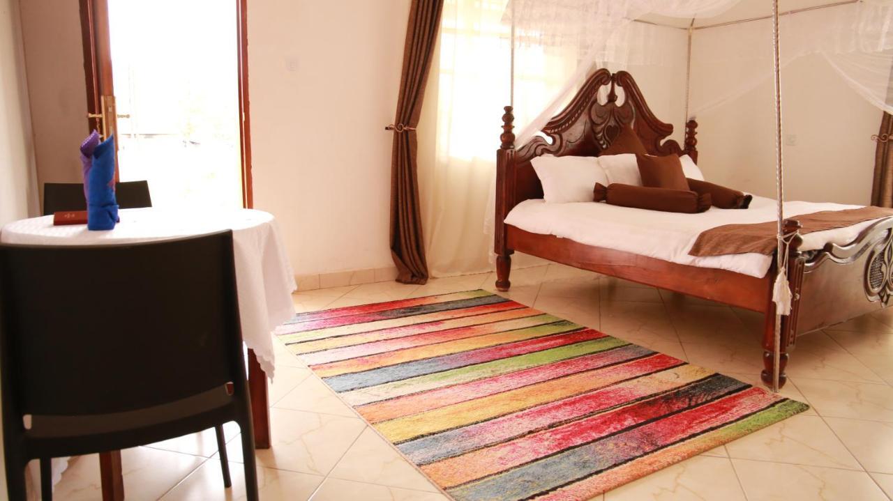 Riverside Resort Hotel Kabale מראה חיצוני תמונה