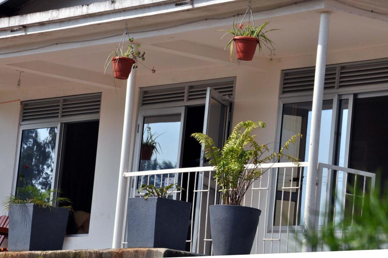 Riverside Resort Hotel Kabale מראה חיצוני תמונה